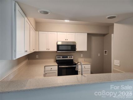 10979 Carmel Crossing Road sold home in Carmel Crossing, Charlotte, NC