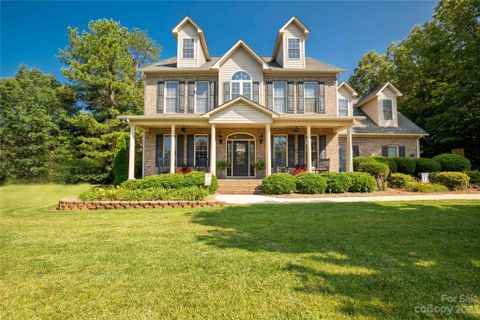 810 Cedar Hill Lane sold home in Clarendon Estates, Clover, SC