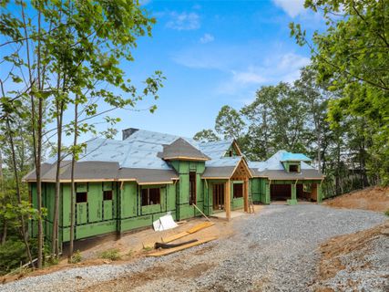 18 Featherstone Trail