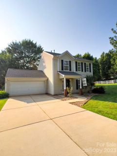 1402 Juniper Hills Lane