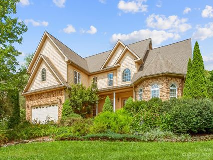 49 Drakes Meadow Lane sold home in Drakes Meadow, Arden, NC