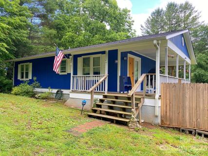 12 E Fox Ridge Drive sold home in Fox Ridge, Hendersonville, NC