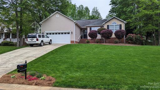 826 Savannah Place Drive sold home in Savannah Place, Fort Mill, SC
