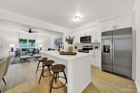 2728 Bramble Ridge Court