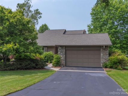 12 Ridgeview Drive
