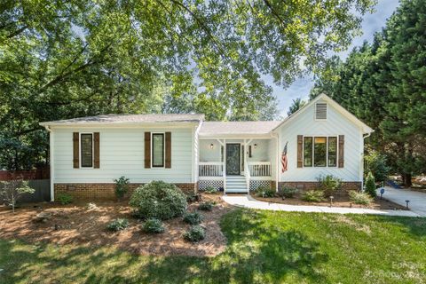 1316 Wandering Way Drive