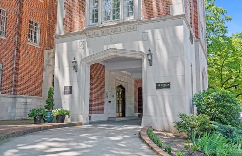 301 W 10th Street 207 sold home in The Poplar, Charlotte, NC