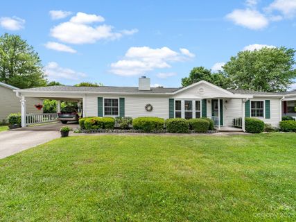220 White Ash Circle