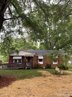 724 Pondella Drive