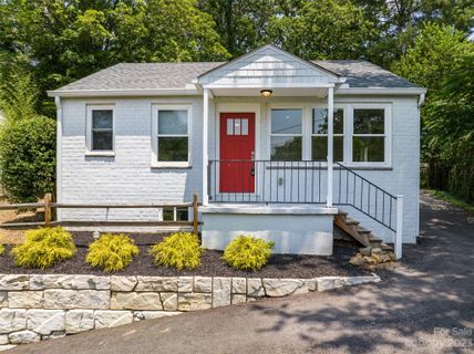25 Laurel Avenue sold home in Edgewood Place, Asheville, NC