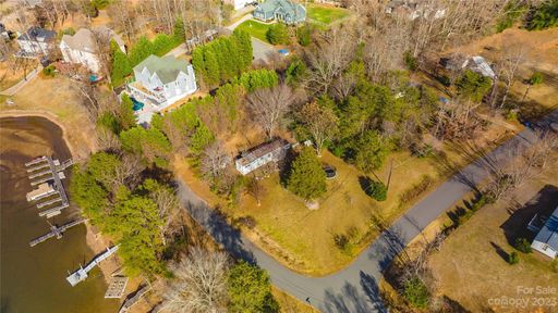 158 Cove View Drive sold home in Cove View Park, Mooresville, NC