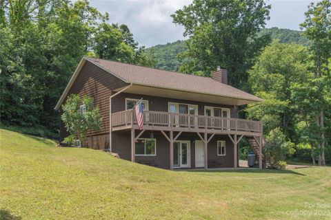 194 Kelly Springs Road sold home in Pisgah View Estates, Waynesville, NC