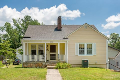 1210 Maple Street sold home in Edgewood, Hendersonville, NC