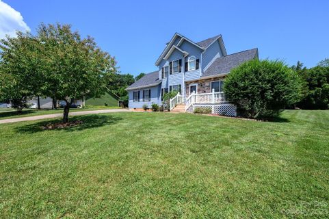 5426 Winding Oak Drive sold home in Maple Crest, Hickory, NC