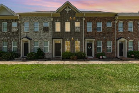 11008 Cedar Walk Lane