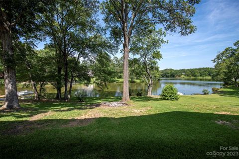 711 Shoreline Drive sold home in Lakewood, Lancaster, SC
