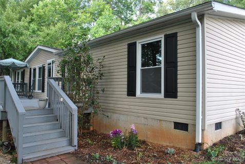 55 Farmstead Road sold home in Farmstead, Leicester, NC