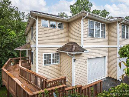141 Farm Lane