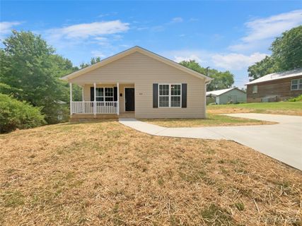 304 Flat Rock Street sold home in American Thread Company, Clover, SC