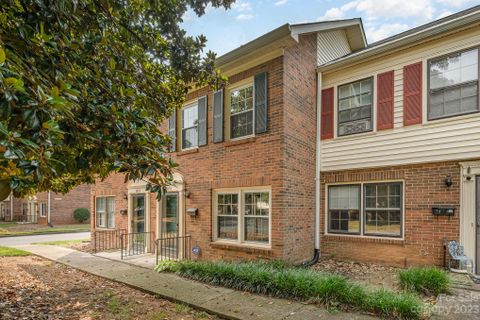 6810 Farmingdale Drive B sold home in Candlewood, Charlotte, NC