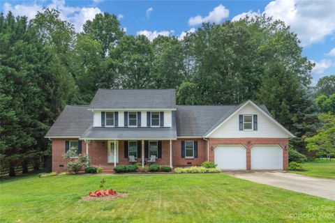 2 Cambridge Drive sold home in High Meadows, Candler, NC