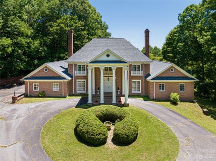 30 Trenholm Woods Drive sold home in Trenholm Woods, Hendersonville, NC