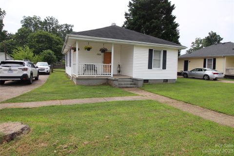 1525 Perfection Avenue sold home in Pebble Creek, Belmont, NC