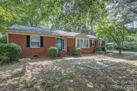 506 Hawthorne Lane