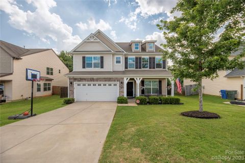 214 Almora Loop