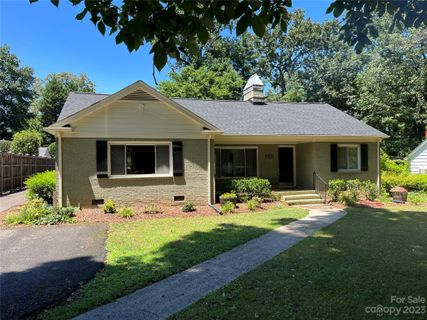 3123 Country Club Drive