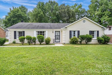 6717 Woodfield Drive sold home in Green Forest, Charlotte, NC