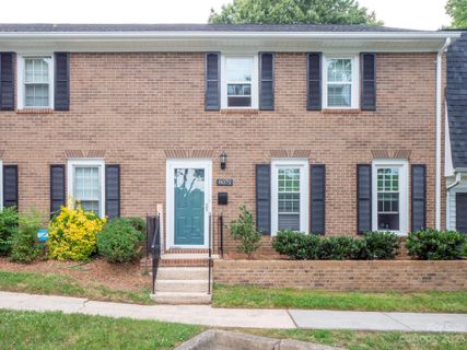 8072 Knights Bridge Road