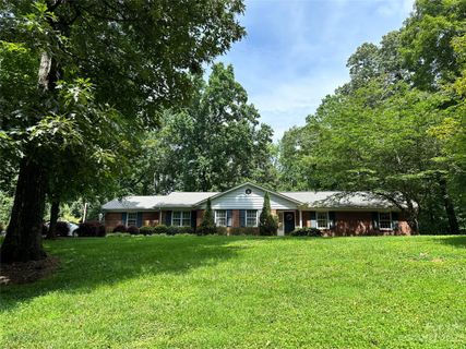 202 Sherwood Drive sold home in Sherwood Forest, Huntersville, NC