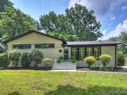 Previously sold for $605,000