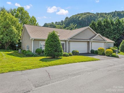 280 Castle Creek Drive sold home in Castle Creek Village, Waynesville, NC