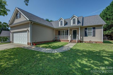 1250 Laurel Woods Drive sold home in Crowders Woods, Gastonia, NC