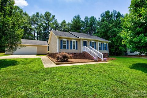 3465 Mooring Place sold home in Anchors Landing, Sherrills Ford, NC