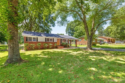 815 Brookwood Drive sold home in Brookwood Terrace, Mooresville, NC