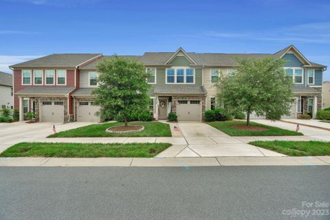 210 Park Meadows Drive sold home in Park Meadows, Matthews, NC