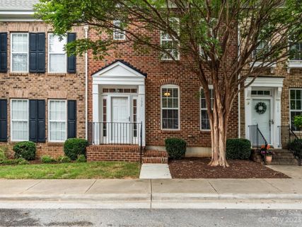 192 Welton Way