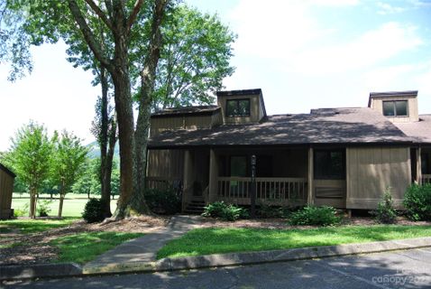 182 Lake Drive #1401