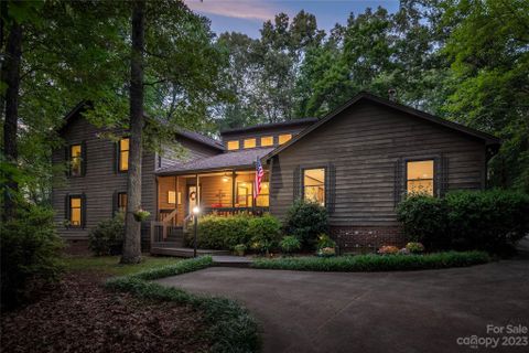 437 17th Avenue Drive sold home in Huntington Downs, Hickory, NC