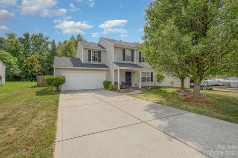 3937 Far West Drive sold home in Generals Estates, Charlotte, NC