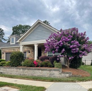8239 Parknoll Drive sold home in The Courtyards of Huntersville, Huntersville, NC