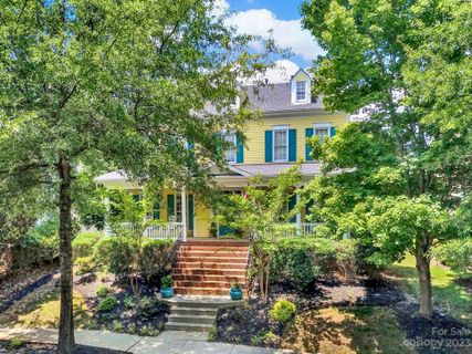 882 Promenade Walk