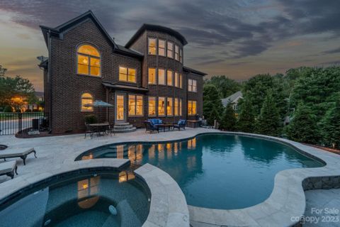 1001 Westbury Drive