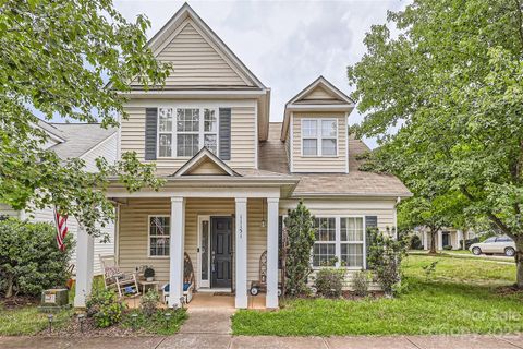 11151 Aprilia Lane