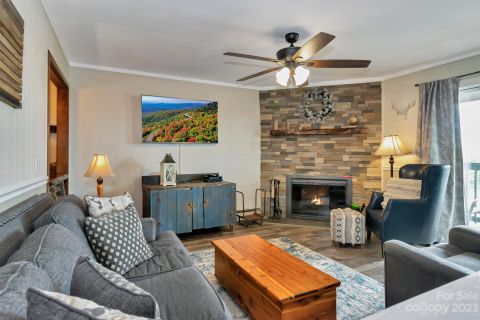 301 Pinnacle Inn Road 2313