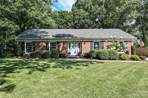 9606 Lone Oak Court