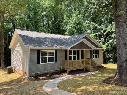 2502 Maplewood Drive sold home in Fallscrest, Gastonia, NC